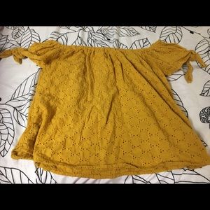 XS, UniversaThread, Off The Shoulder Shirt; Yellow